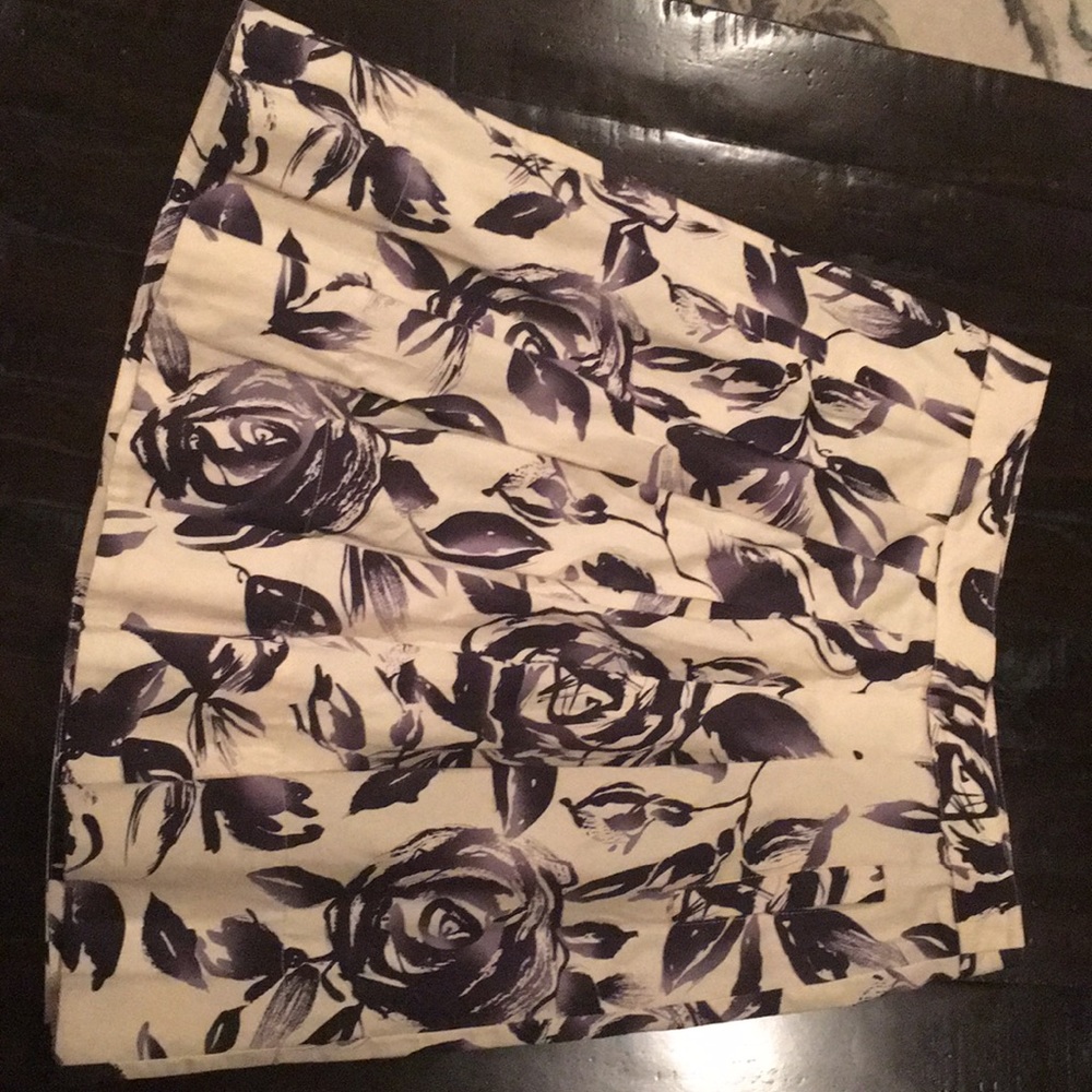 Cabi skirt